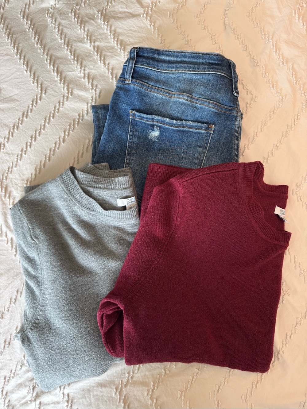 Set: Jeans + 2 sweaters: Kut from the Kloth Jeans/Women's Crewneck Sweaters